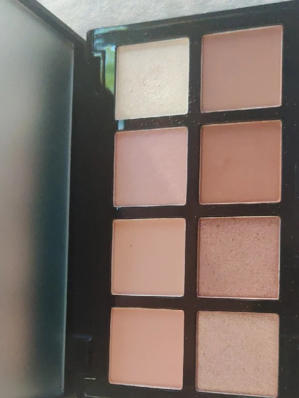 Source Unknown Nude & Pink Eyeshadow Palette
